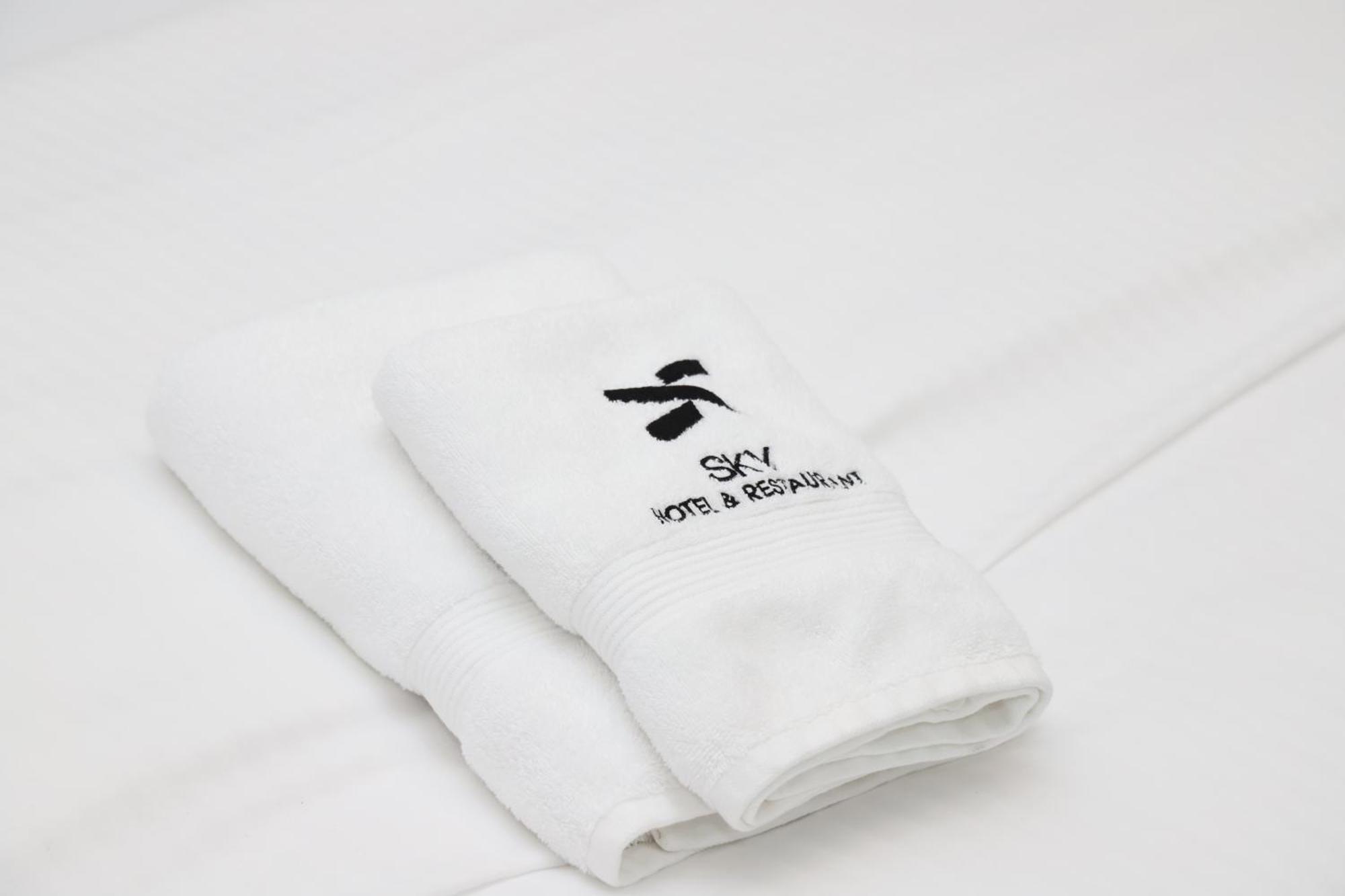 Sky Hotel Prizren Zewnętrze zdjęcie