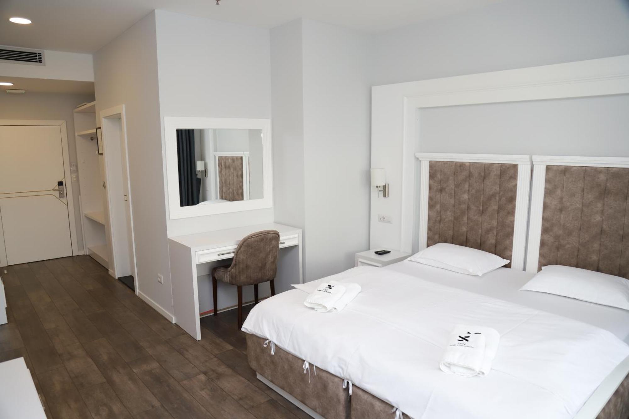 Sky Hotel Prizren Zewnętrze zdjęcie