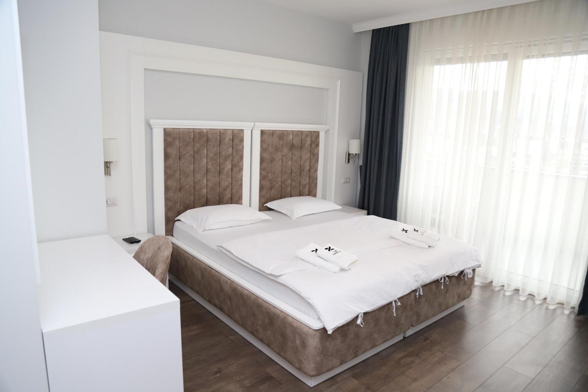 Sky Hotel Prizren Zewnętrze zdjęcie