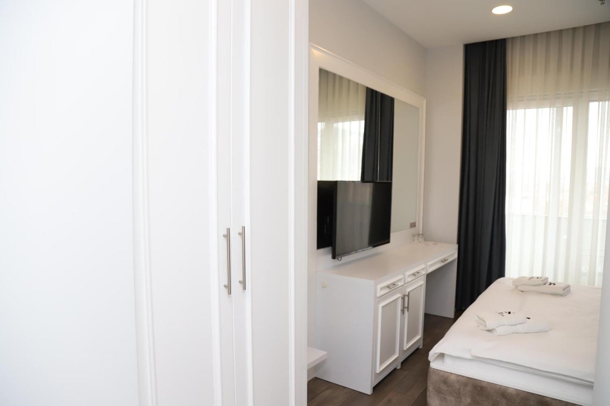 Sky Hotel Prizren Zewnętrze zdjęcie